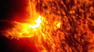 Günəşdə güclü partlayış baş verib 