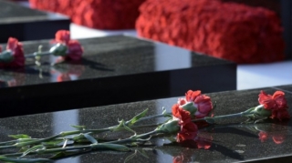 Səliqəsiz vəziyyətdə olan şəhid məzarları abadlaşdırıldı  - VİDEO