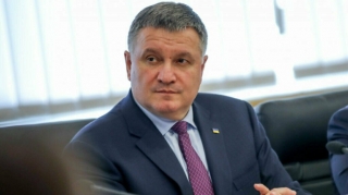 Parlament DİN başçısının istefası üçün imza toplayır 