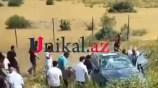 Ödənişli yolda maşın aşdı - VİDEO 