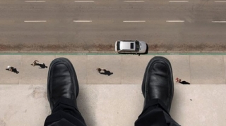 Bakıda gənc oğlan özünü 10-cu mərtəbədən atıb