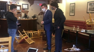 Baş konsulumuz ermənilərin dağıtdığı türk restoranında oldu - FOTO