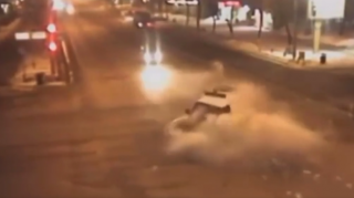 Təcili yardım maşını yolayrıcında belə vuruldu - ANBAAN VİDEO 