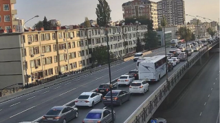 На каких улицах Баку 7 ноября наблюдаются транспортные заторы? 