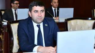 "Bəzi sürücülər yol nişanlarını tanımır, vəsiqə ilə bağlı qaydalara yenidən baxılmalıdır" - Deputat 