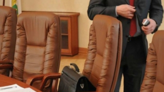 Naxçıvanda nazir vəzifəsindən azad olundu