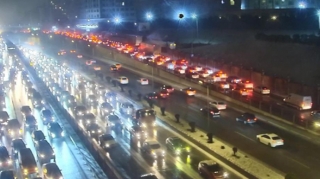 Bakı-Sumqayıt yolunda ağır qəza oldu - Tıxac yarandı - VİDEO 