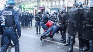 Yol tikintisinə etiraz: 12 jandarma... 