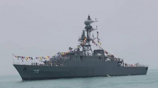 İran gəmisi sualtı qayıq hücumuna məruz qaldı - 100-dən çox itkin var 