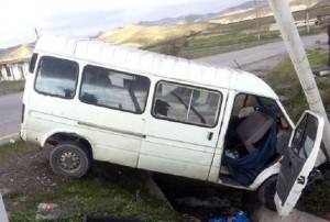 Ağsuda mikroavtobus aşıb, yaralılar var