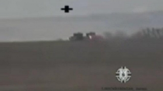 Rus hərbi maşınları belə vuruldu - VİDEO 