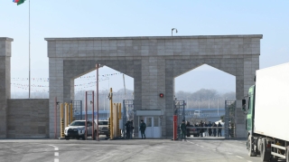 Karantin rejimi uzadılır  - Quru sərhədlər yaya kimi açılmayacaq