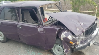 Ucarda minik avtomobilləri toqquşdu: 2 nəfər...   - FOTO