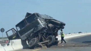 Cəlilabadda “KamAZ” qəza törətdi - VİDEO 