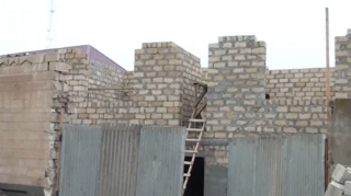 Gəncədə ermənilərin dağıtdığı küçələrə yeni su xətləri çəkilir - VİDEO 