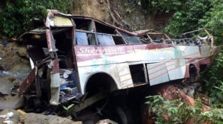 Turist avtobusu uçuruma aşıb, 10 nəfər ölüb, xəsarət alanlar var 