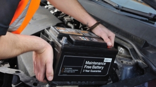 Maşınlardan akkumulyator oğurlayan dəstə saxlanıldı 