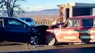 Şəkidə “Toyota” və “VAZ” toqquşdu, 1 nəfər xəsarət aldı    - VİDEO