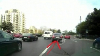 Avtomobili vurub qaçan “Chevrolet” sürücüsü - 77-PT-406 – ANBAAN VİDEO 