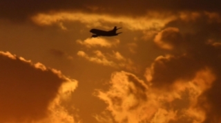 Qasırğaya görə 260-dan çox aviareys təxirə salındı 