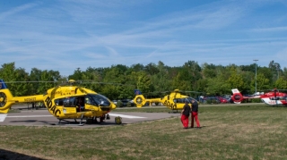 Almaniyada əyləncə parkında qatarlar toqquşub, 34 nəfər xəsarət alıb