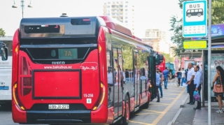 "Dayanacaqlar metro çıxışlarına daha yaxın olmalıdır" 