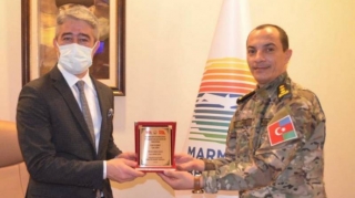 Özünü Azərbaycan FHN polkovniki kimi təqdim edib Türkiyədə mükafat aldı - VİDEO 