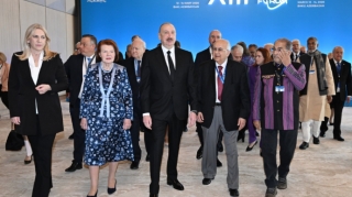 İlham Əliyev XIII Qlobal Bakı Forumunda - FOTOLAR  - YENİLƏNİB
