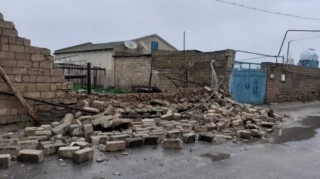 Şabranda hasar uşaqların üzərinə aşdı, ölən və yaralananlar var  - FOTO