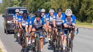 Prezident əsgərlərlə birgə velosiped yürüşünə çıxdı