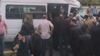 На трассе Баку - Газах столкнулись два микроавтобуса: есть пострадавшие - ВИДЕО 
