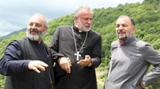 3 erməni keşiş Kəlbəcərə gəldi: Nə baş verir?  