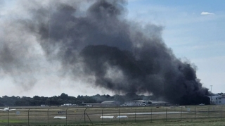 Avstraliyada təyyarə anqara çırpıldı, ölən var 