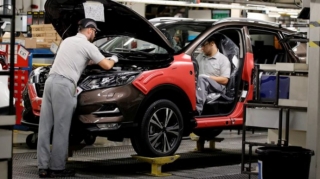 “Nissan” avtomobil istehsalını 30 % azaldır