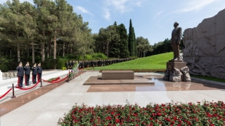 Сотрудники МВД почтили память общенационального лидера Гейдара Алиева 