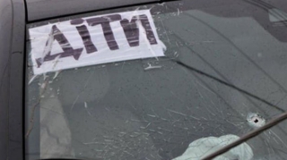 Rusiya hərbçiləri Xersonda mülki avtomobili atəşə tutdular: Sağ qalan uşağın qolu kəsildi 