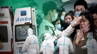 Çində COVID-19 geri qayıdır:  məhdudiyyətlər bərpa olundu - VİDEO 