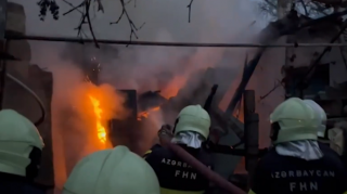 Qazaxda köməkçi tikilidə yanğın - VİDEO