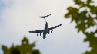 Rusiyada hərbi təyyarə uçuş-enmə zolağından çıxdı 