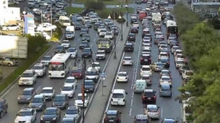 Paytaxt yollarında sıxlıq var - Sürücülərin DİQQƏTİNƏ 