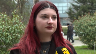 "Canlıda eşitdik, 25-26 yaşlarında oğlan səsi idi” - Tələbələri şantaj edən kimdir? - VİDEO