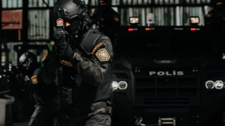 Gəncədə axtarışda olan şəxs polisə silahlı müqavimət göstərdi 