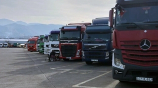 Azərbaycanın tütün daşıyan yük avtomobilləri gömrükdən buraxılmır  - VİDEO 