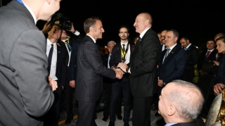 İlham Əliyevin Misirdə Rəcəb Tayyib Ərdoğan və Emmanuel Makronla görüşündən kadrlar - VİDEO