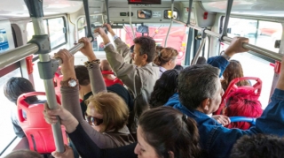 Почему в автобусах 125-го маршрута отсутствуют поручни? В BakuBus ответили 