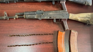 Beyləqanda 2 avtomat tapıldı 