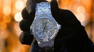 Bakıda 10 min manatlıq qol saatı oğurlanıb