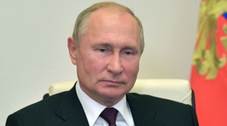 Путин призвал прекратить боевые действия в Карабахе 