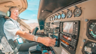 Pilot xroniki xəstəliyə görə sərnişini TƏYYARƏDƏN QOVDU 