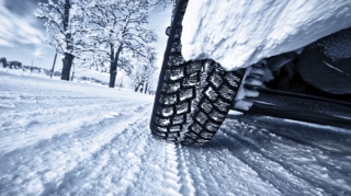 Yay təkərləri ilə QARLI YOLLARDA - Qış təkərləri məcburi olmalıdırmı? 